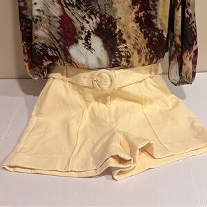 Express Women’s Shorts 10 Yellow Belted Cuff Hem Pockets Office Professional